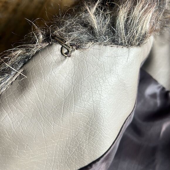 Miss London Faux Fur and Leather Vest Womens Size Large - Picture 6 of 8